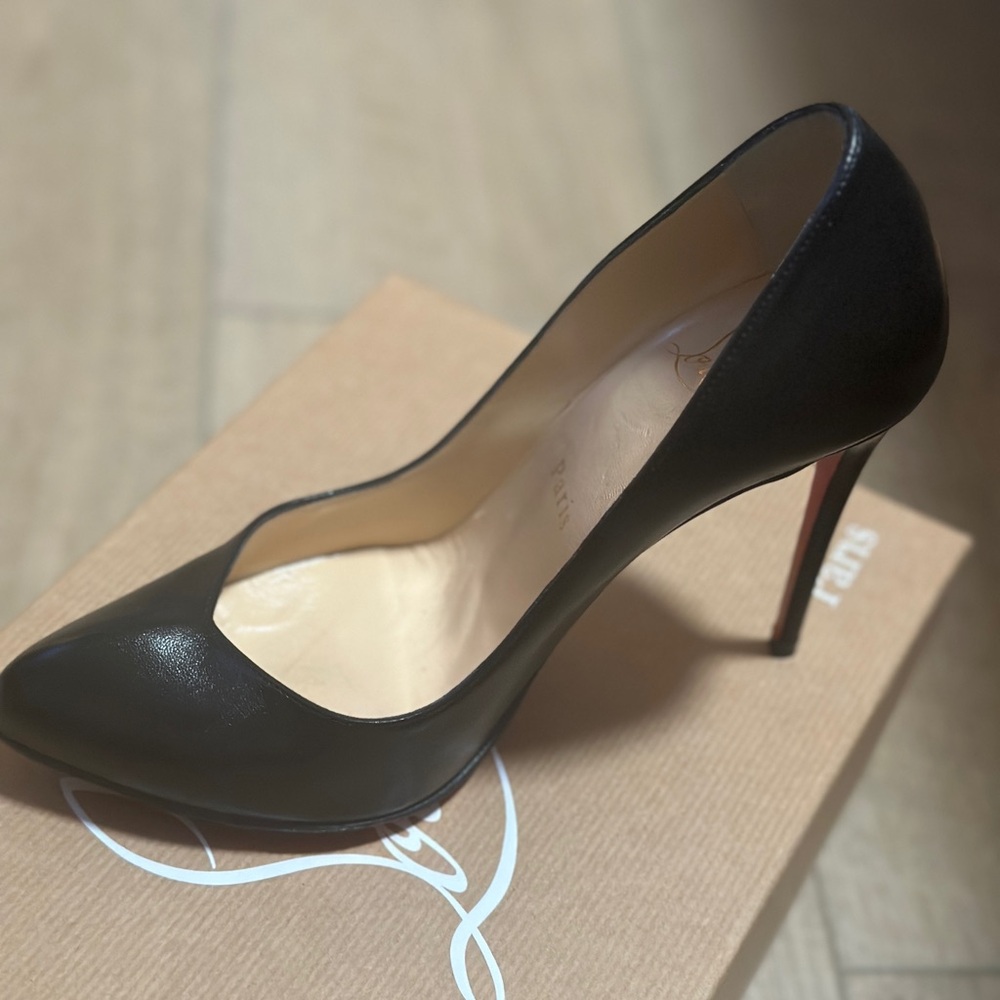 Christian louboutin size 6 heels